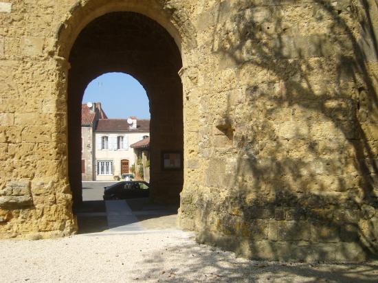 le porche de l\\\'église 2 ©